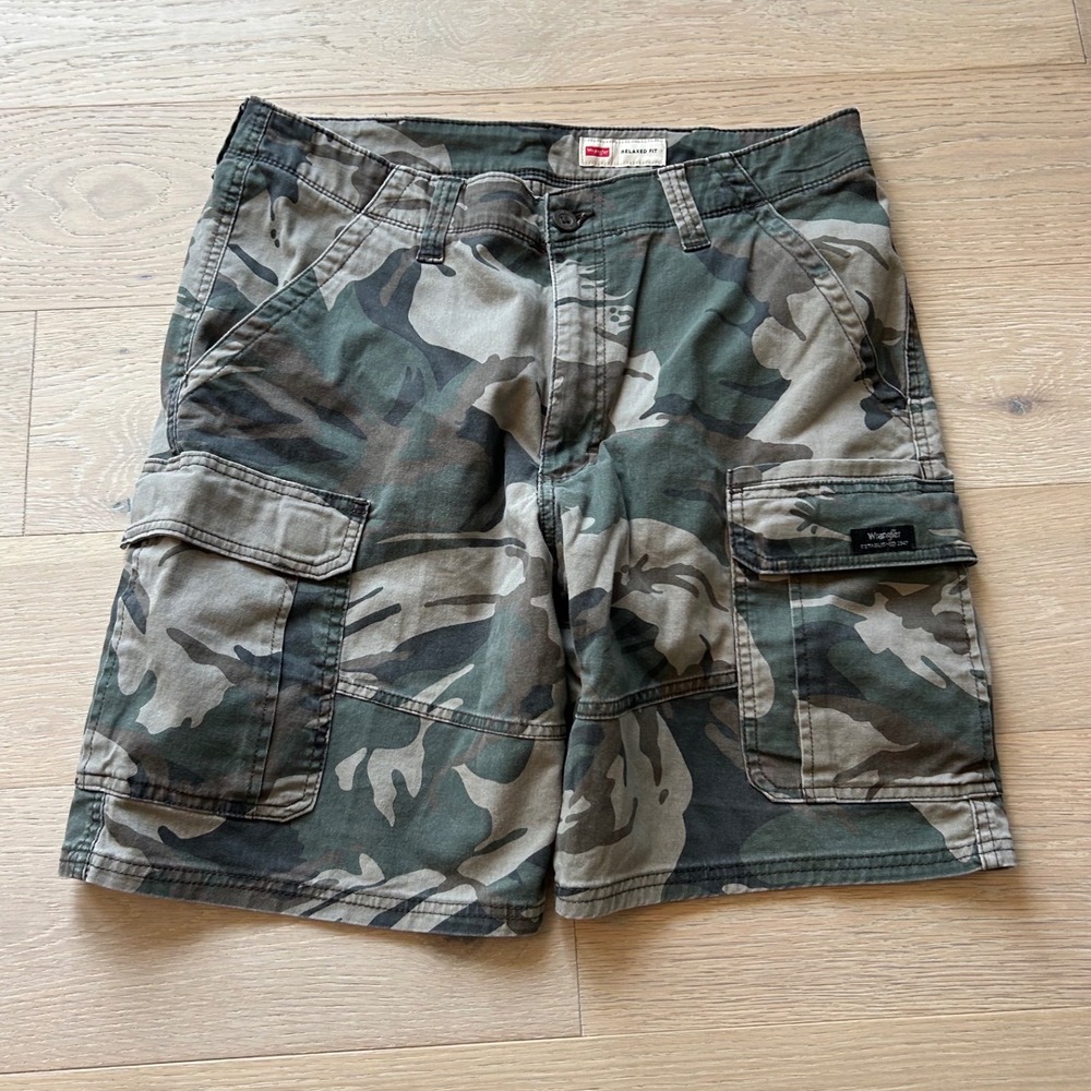 Y2K Wrangler Relaxed Fit Camo Cargo Shorts Mens 34 Green Brown Camouflage Skater
